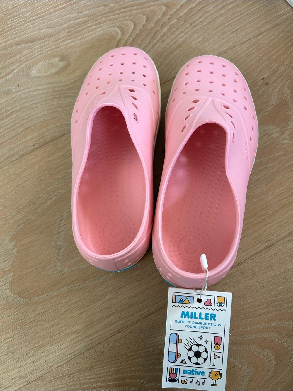 Native Miller Kids Water Shoes in Light Pink